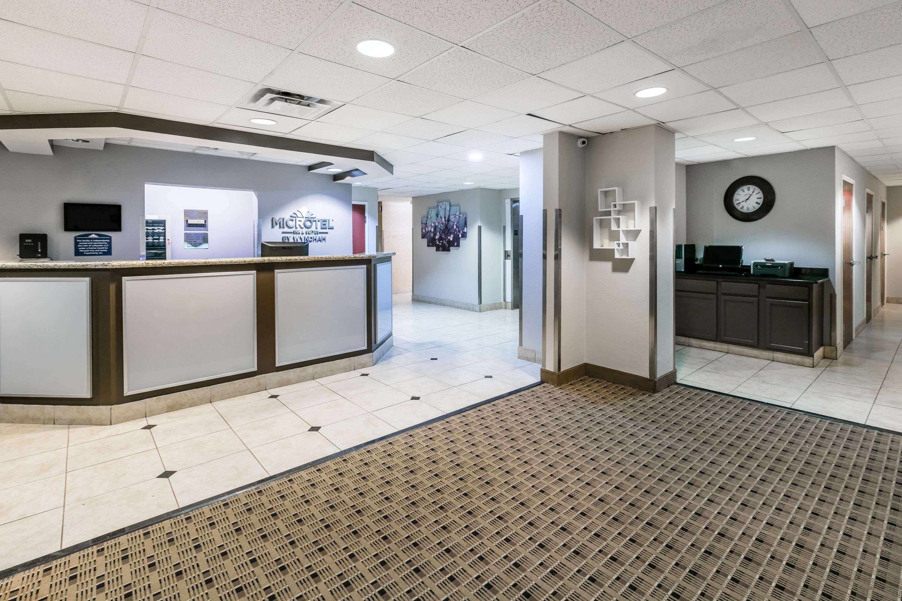 Microtel Inn And Suites Lafayette Exteriör bild