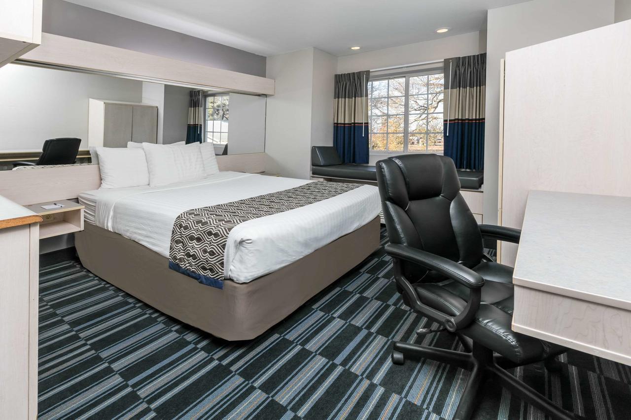 Microtel Inn And Suites Lafayette Exteriör bild