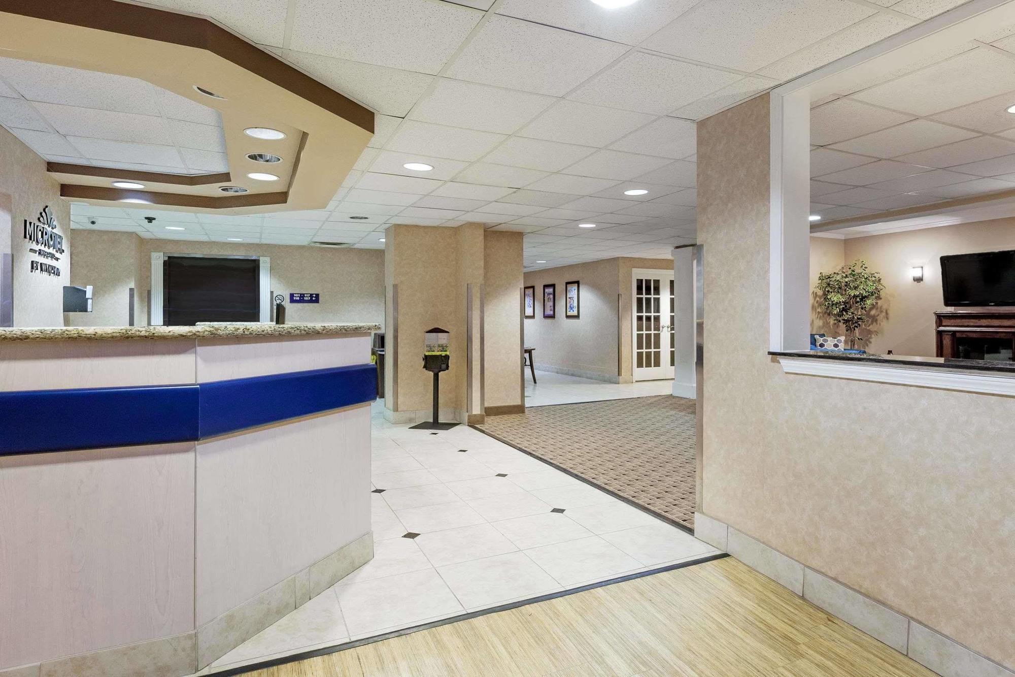 Microtel Inn And Suites Lafayette Exteriör bild