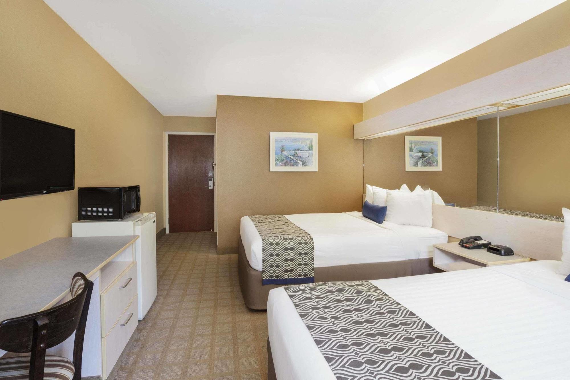 Microtel Inn And Suites Lafayette Exteriör bild