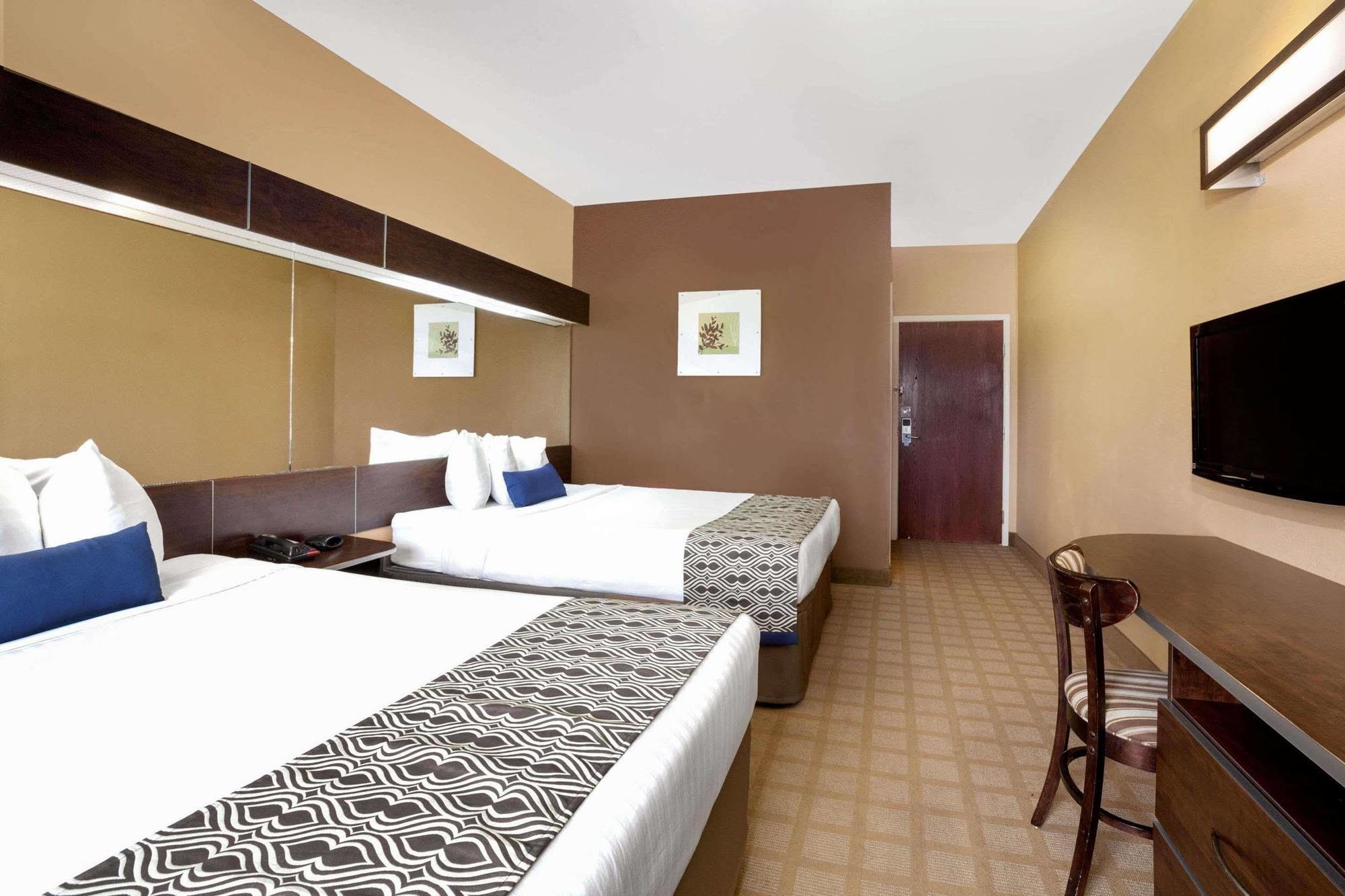 Microtel Inn And Suites Lafayette Exteriör bild