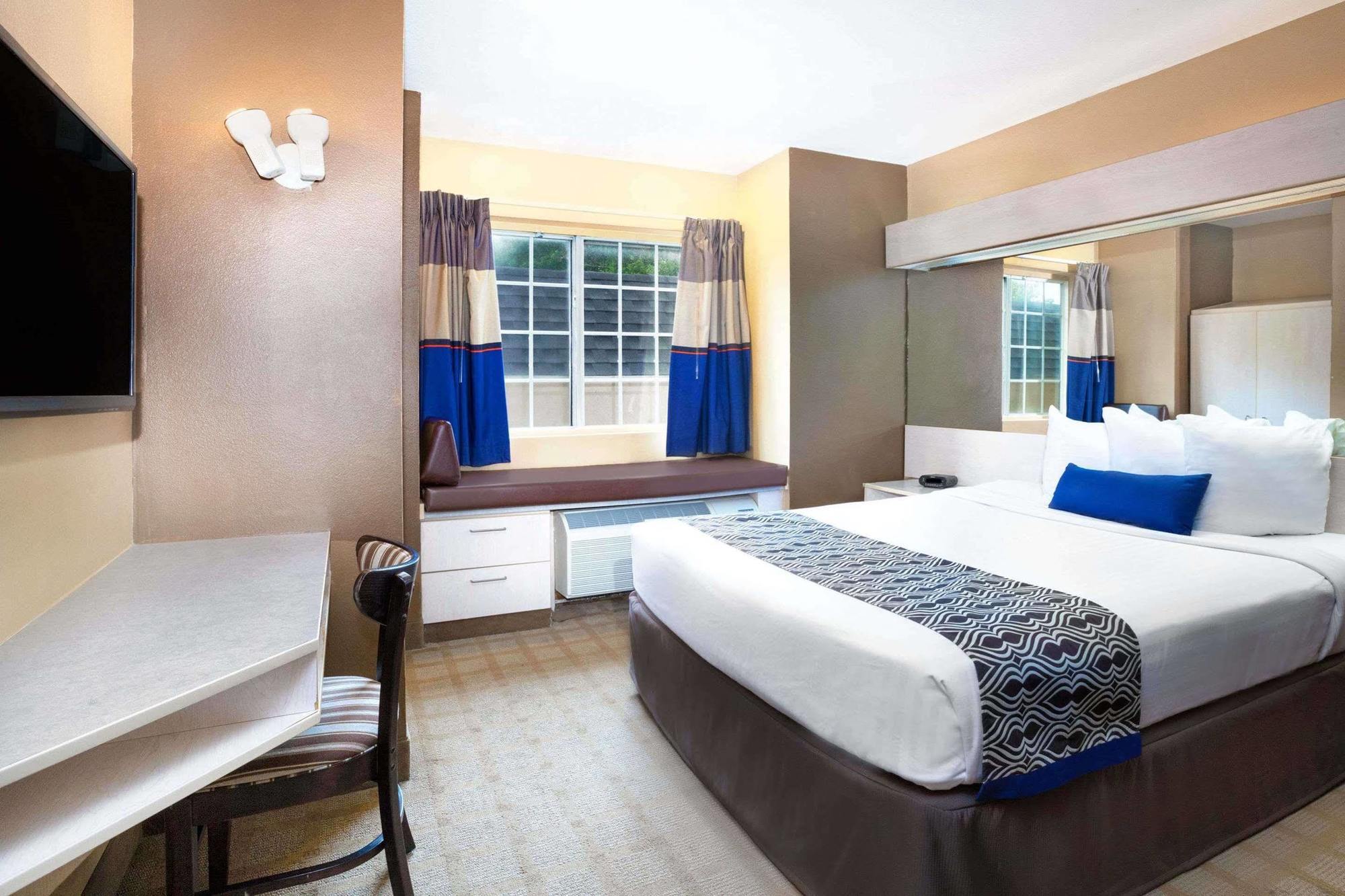 Microtel Inn And Suites Lafayette Exteriör bild