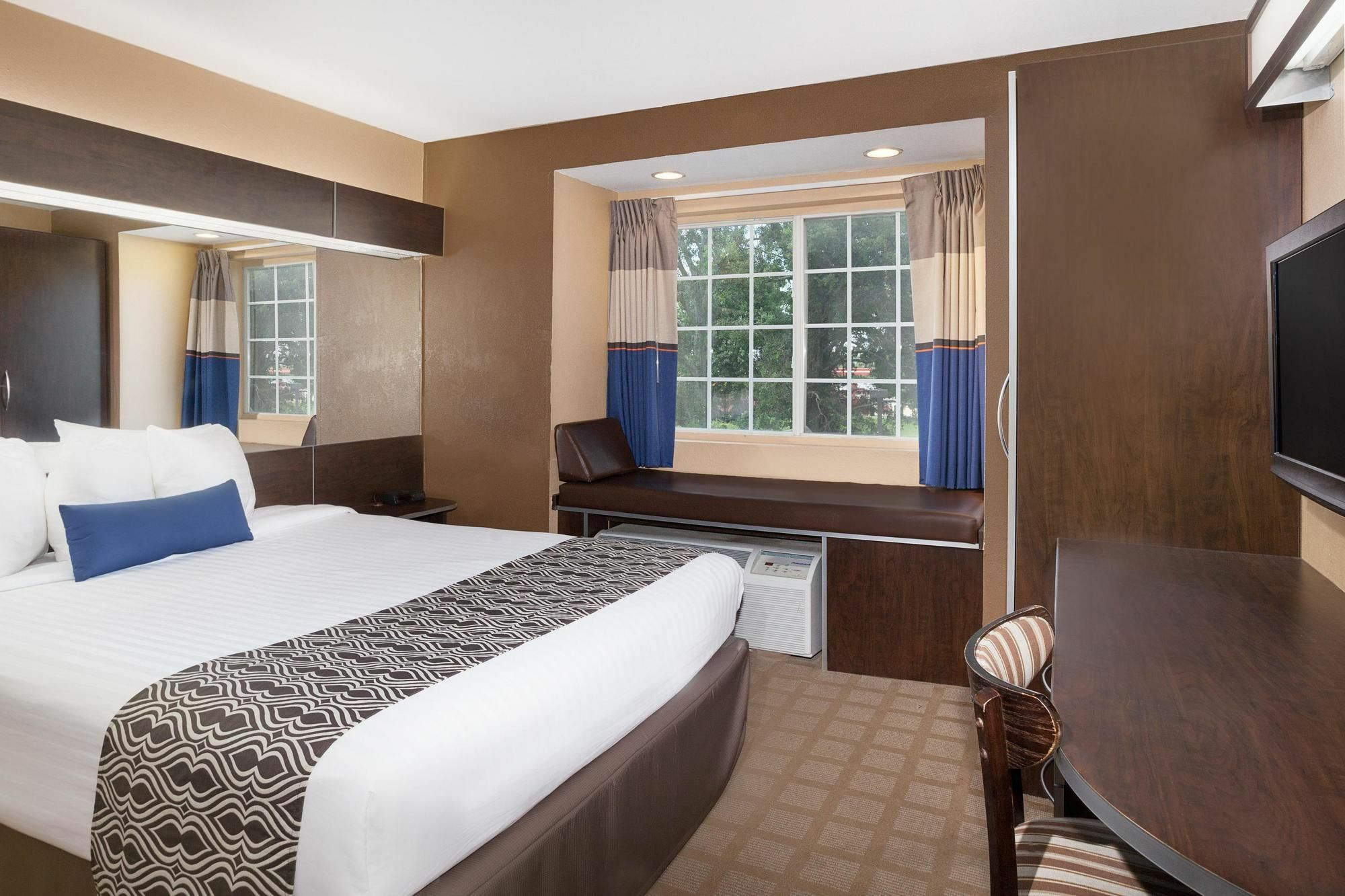 Microtel Inn And Suites Lafayette Exteriör bild